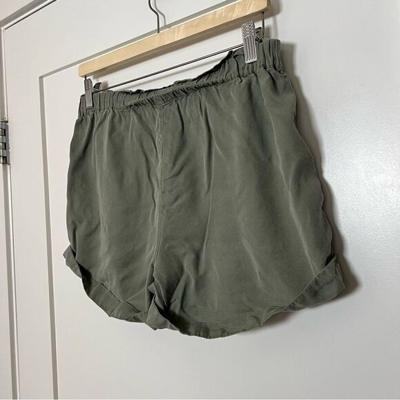 Aerie Shorts Womens Small Olive Green Elastic Waist Pockets Pull On Lightweight - Picture 5 of 9